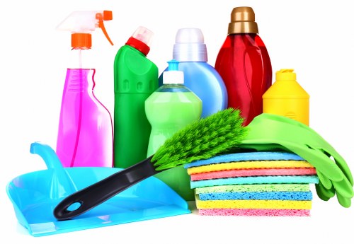 Professional rug cleaning service for a W5 home interior